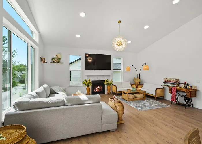 Single House 17- New Build-Beautiful Lake View-5 Beds 12 Sleeping