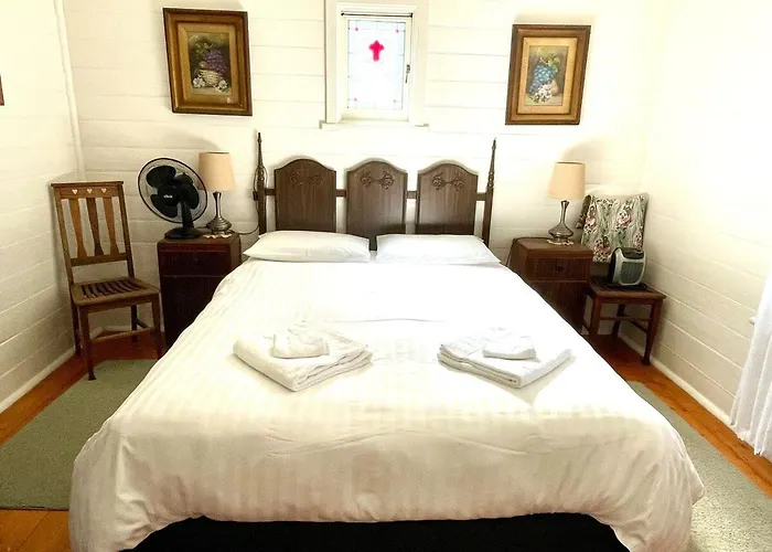 Schoolhouse Cottage - American River