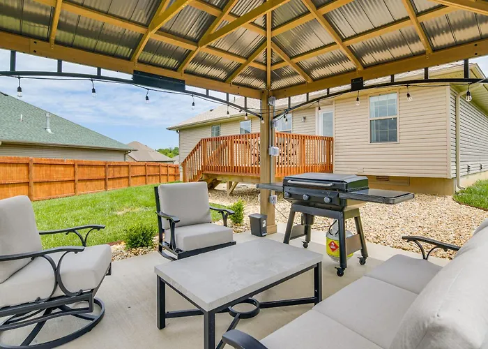 Pool Access, Grill & Gazebo: Ozark Getaway!