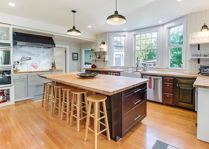 Historic Bar Harbor Home ~ 2 Blocks To Main St!