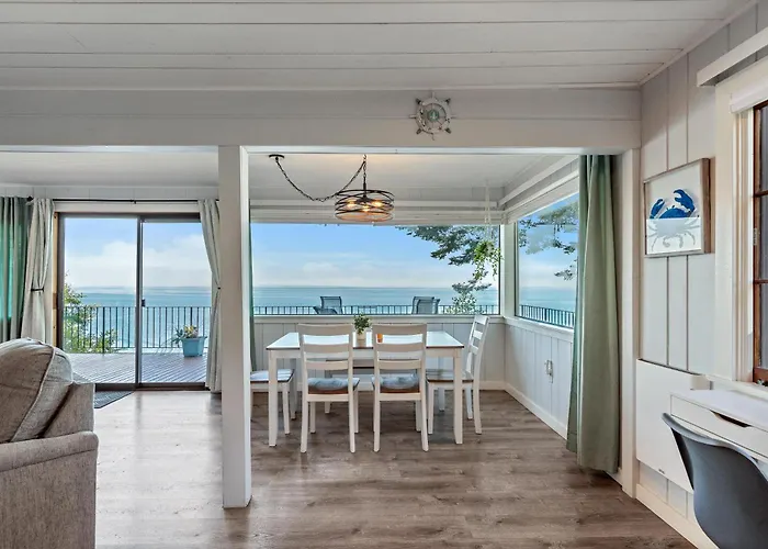 Perch - Breezy Point Hideout