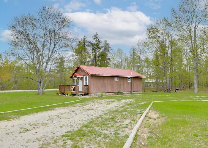 Cozy Onaway Vacation Rental W/ Deck & Fire Pit!