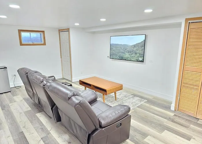 Modern 4Br Near Six Flags & Naval Base