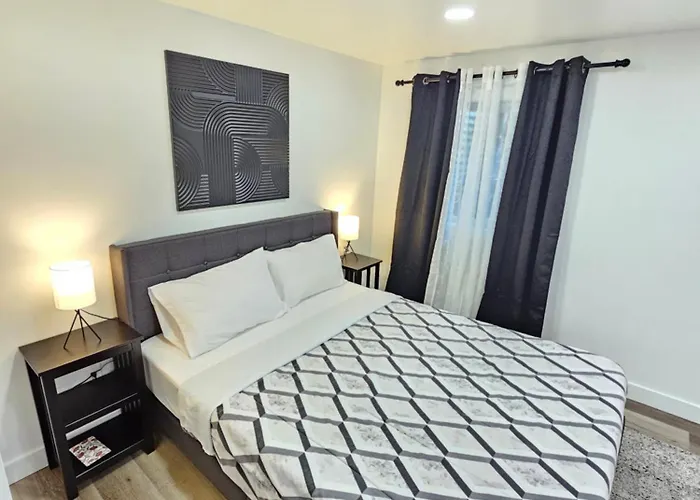 Modern 4Br Near Six Flags & Naval Base