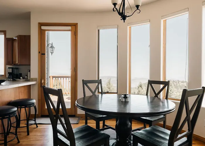 Peaceful Getaway With Hot Tub - Views - Evergreen