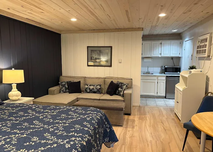 Shanty Creek, Condo, Golf ,Sleeps 4, Pets Welcome!
