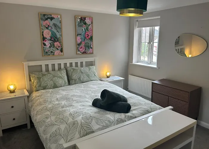 City Retreat 3 Bed House With King, Double And Single