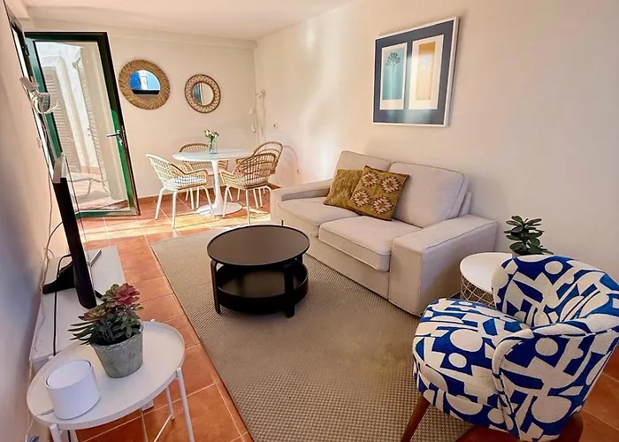 Olympia House Lovely, Close To Town And Beaches With Private Pool & Fast Wifi