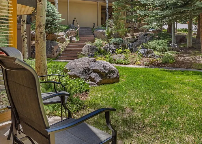 Laurelwood Condominiums 202