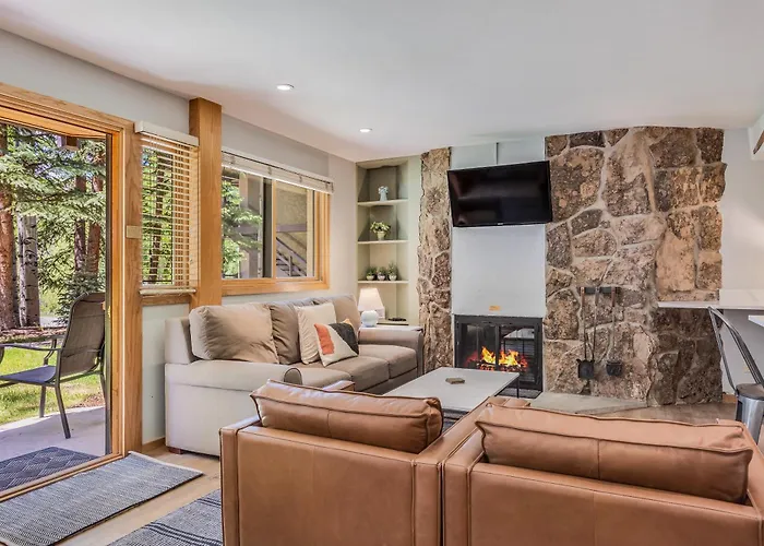 Laurelwood Condominiums 202