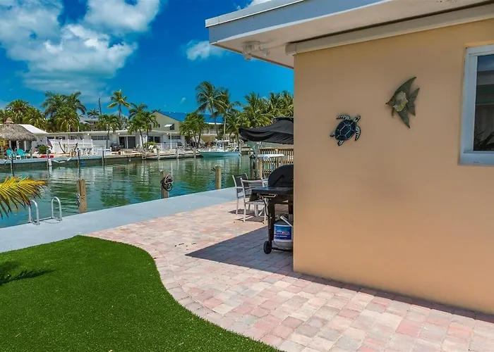 Keys Dream - Luxury Waterfront Home, Beach Club W Pool, 37' Dock