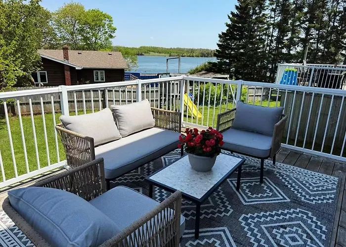 Tranquil Riverside Abode