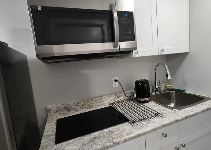 Entire Basement Suite In Bonavista