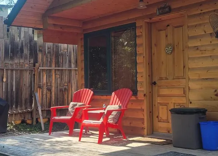 Beautiful Cabin Near Radium Hot Springs With Private Hot Tub