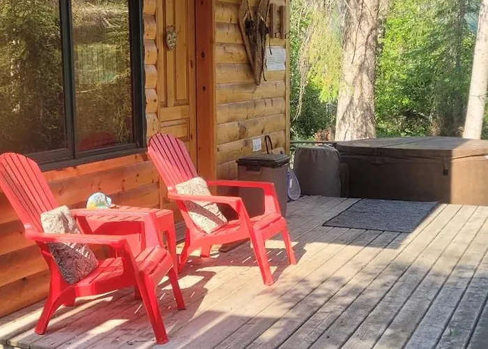 Beautiful Cabin Near Radium Hot Springs With Private Hot Tub