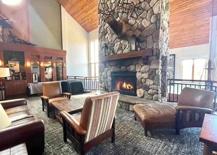 Mountainside Ski-In/Ski-Out | Pool & Hot Tub