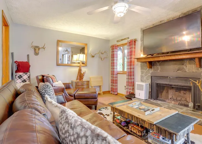 1/2 Mi To Marina: Lake Arrowhead Condo!