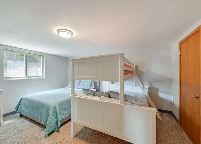 Family-Friendly Yakima Escape W/ Yard & Pool!
