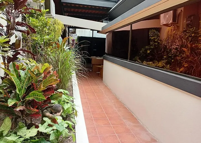 Coco Villa - 8 Bedroom Oasis In Downtown With Private Pool