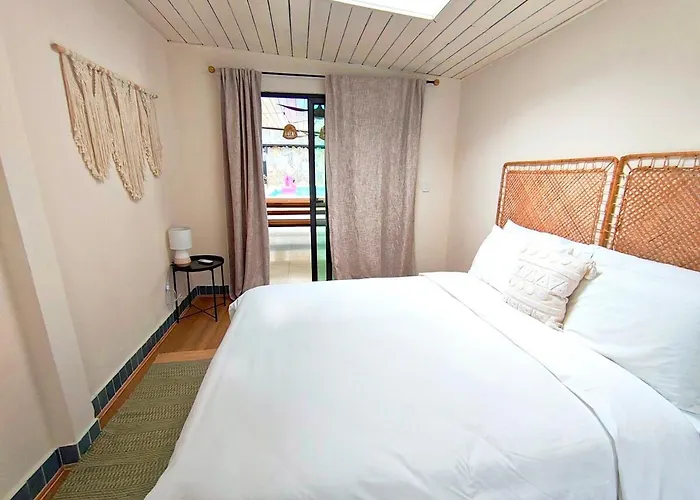 Coco Villa - 8 Bedroom Oasis In Downtown With Private Pool