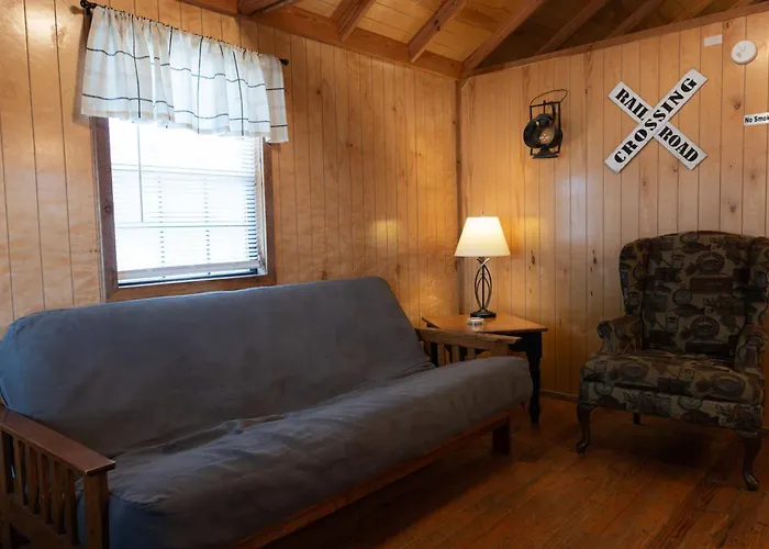 Lakeview Cedar Cabin - Whistle Stop - 2