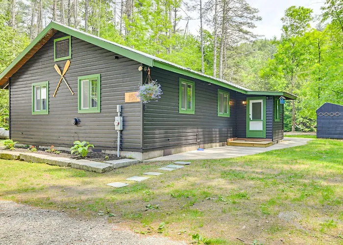 Winter Cabin W/ Hot Tub In Schroon Lake, Ny!