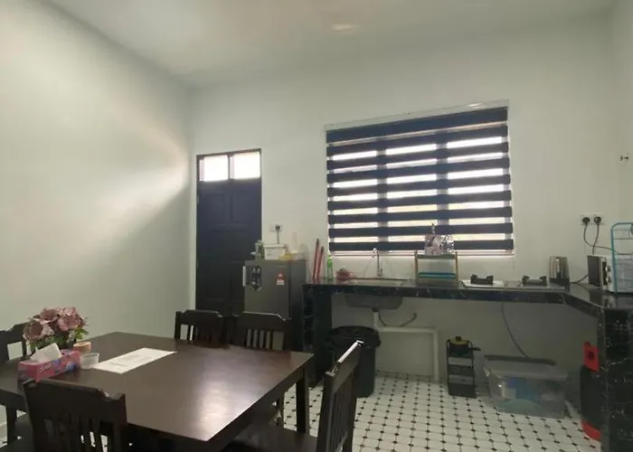 Rina Homestay And Roomstay