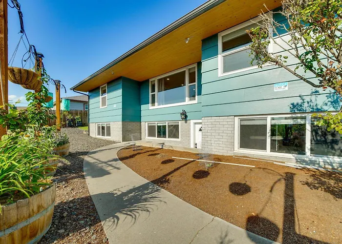 3 Mi To Dtwn: Family Home W/ Garden & Ev Charger