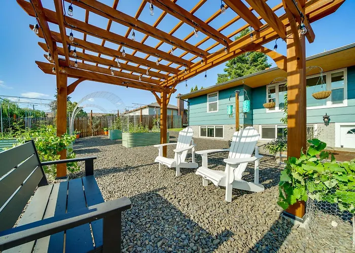 3 Mi To Dtwn: Family Home W/ Garden & Ev Charger