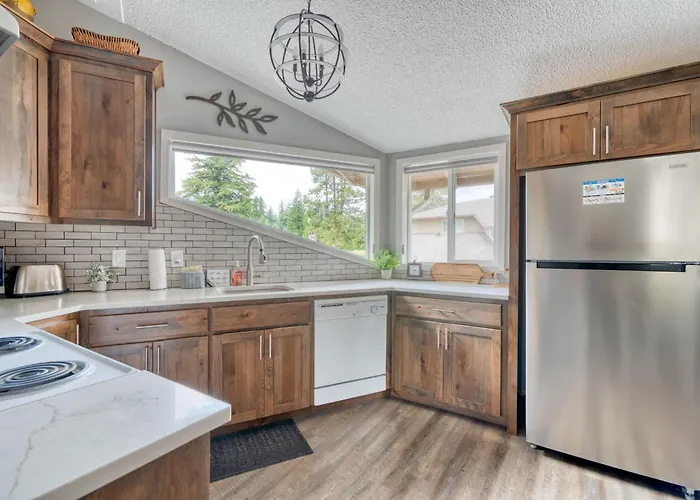 Mt Hood Village Condo - Cozy Retreat With Fireplace