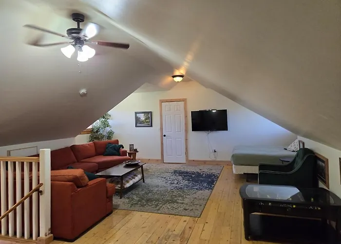 Wildland Gardens Farm House W Private Hot Tub