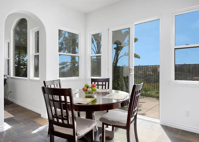 Spacious Luxury Home In Gated Community With Resort Pool & Scenic Views
