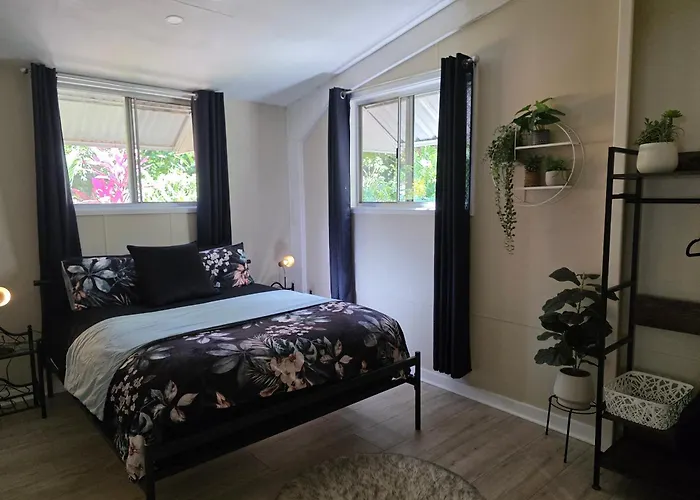Alena Star House, Eco Retreat With Pool, Prime Position