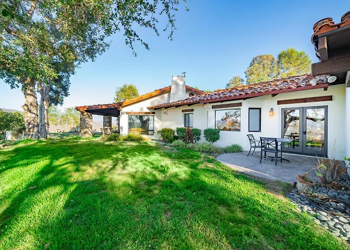 Fallbrook Hilltop Sanctuary - Pool & Pickleball