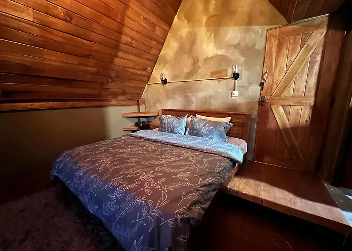 Rustique Lodge