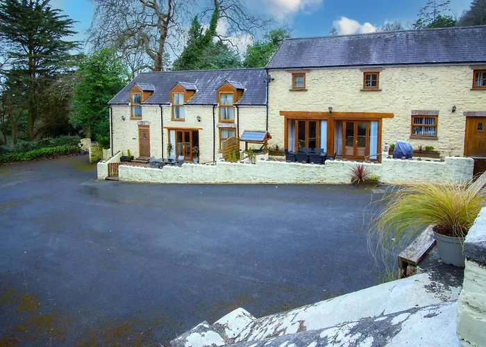Fletcher Coach House - 3 Bedroom Cottage - Pendine