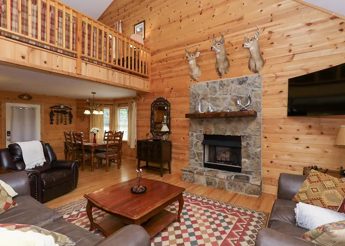 3-Story Private Cabin With Hot Tub And Fire Pit