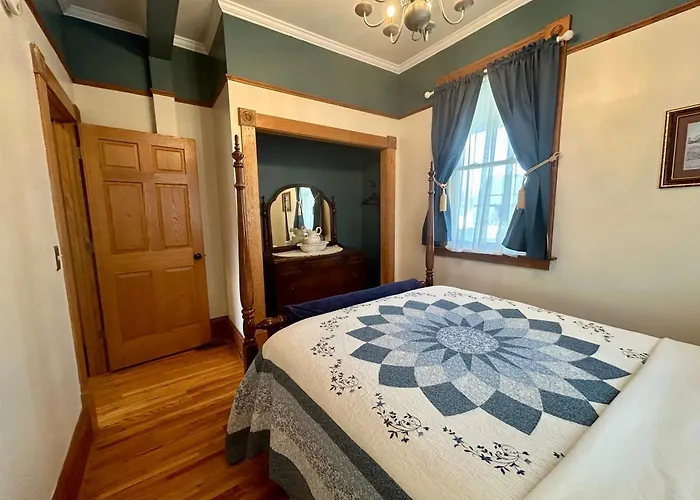 Dr Combackers Historic 1880S Home