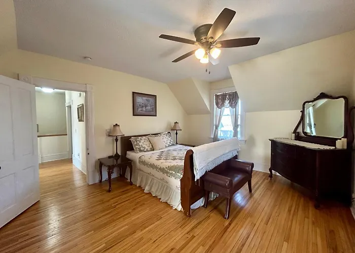 Dr Combackers Historic 1880S Home