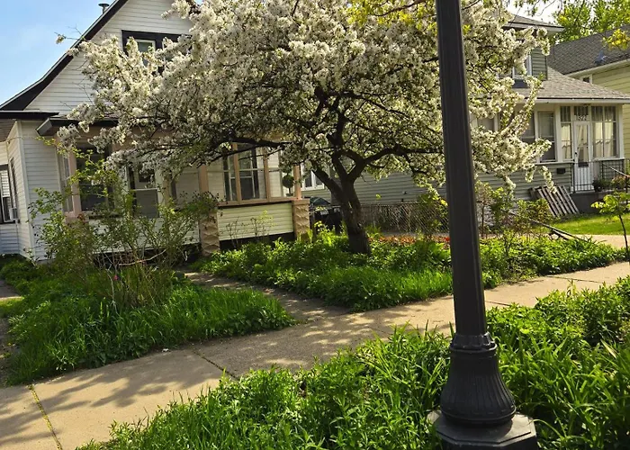 Pinkston Gardens
