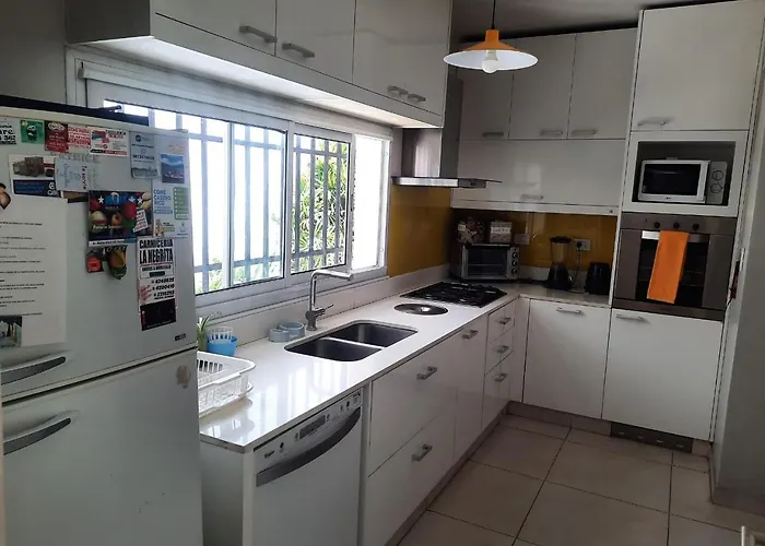 Spectacular House With 4 Bedroom In Barrio Sur With A Pool
