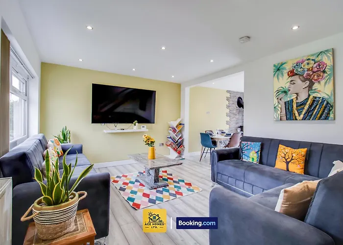 Convenient City House By Ace Homes Contractors Accommodation Leeds With Free Parking