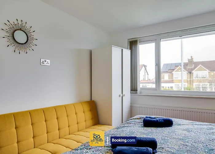 Convenient City House By Ace Homes Contractors Accommodation Leeds With Free Parking