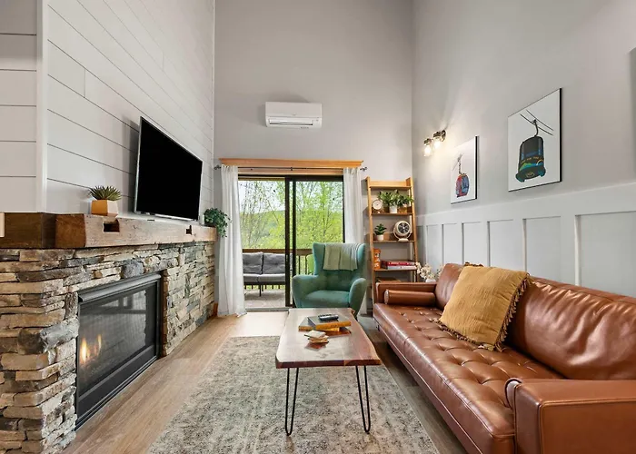 Renovated Ski In Out Condo King Bed Patio Grill