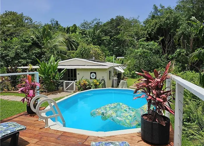 Alena Star House, Eco Retreat With Pool, Prime Position