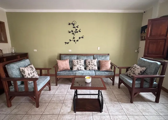 Casa Familiar Los Gringas