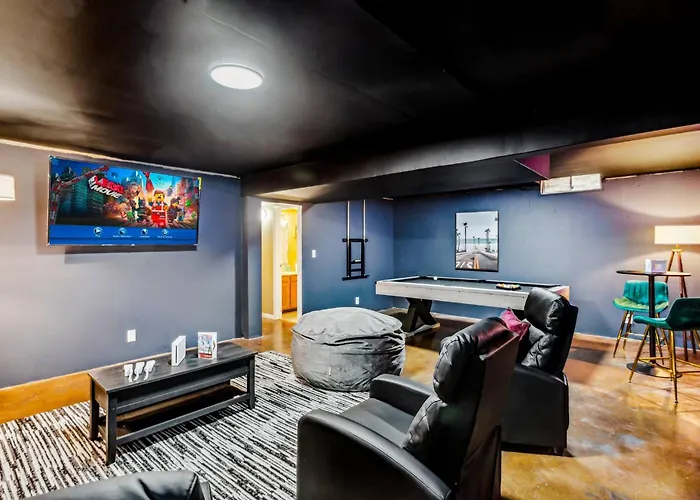 Theater, King&Pooltable With Privatehottub