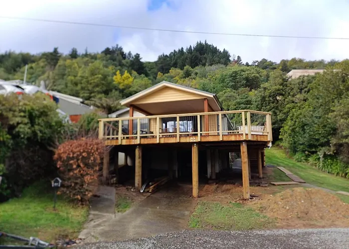 Family Friendly 4 Bedroom Home With Outdoor Living
