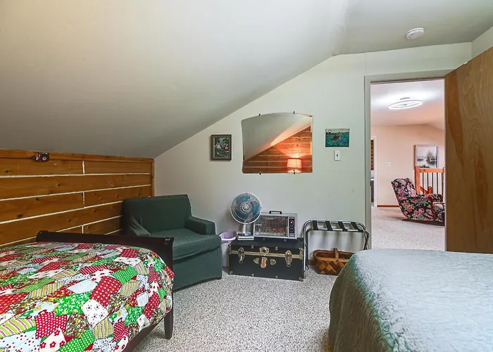 1 Mi To Rangeley Lake: Cabin W/ Wraparound Deck!