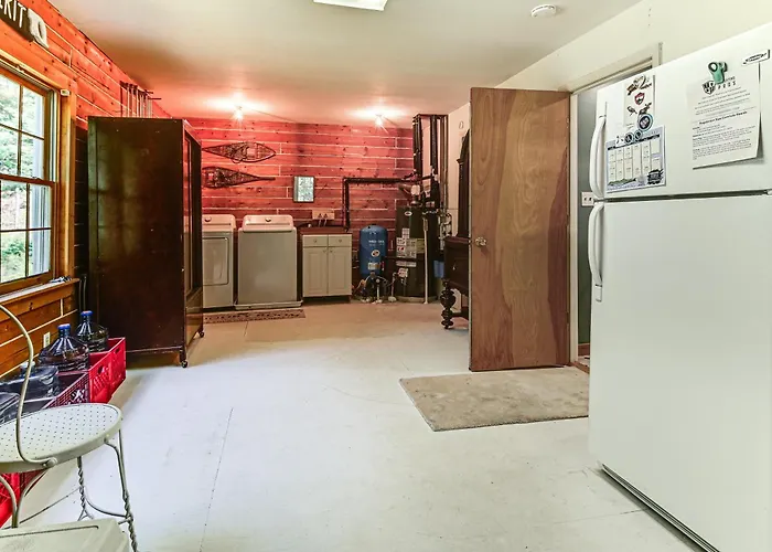 1 Mi To Rangeley Lake: Cabin W/ Wraparound Deck!